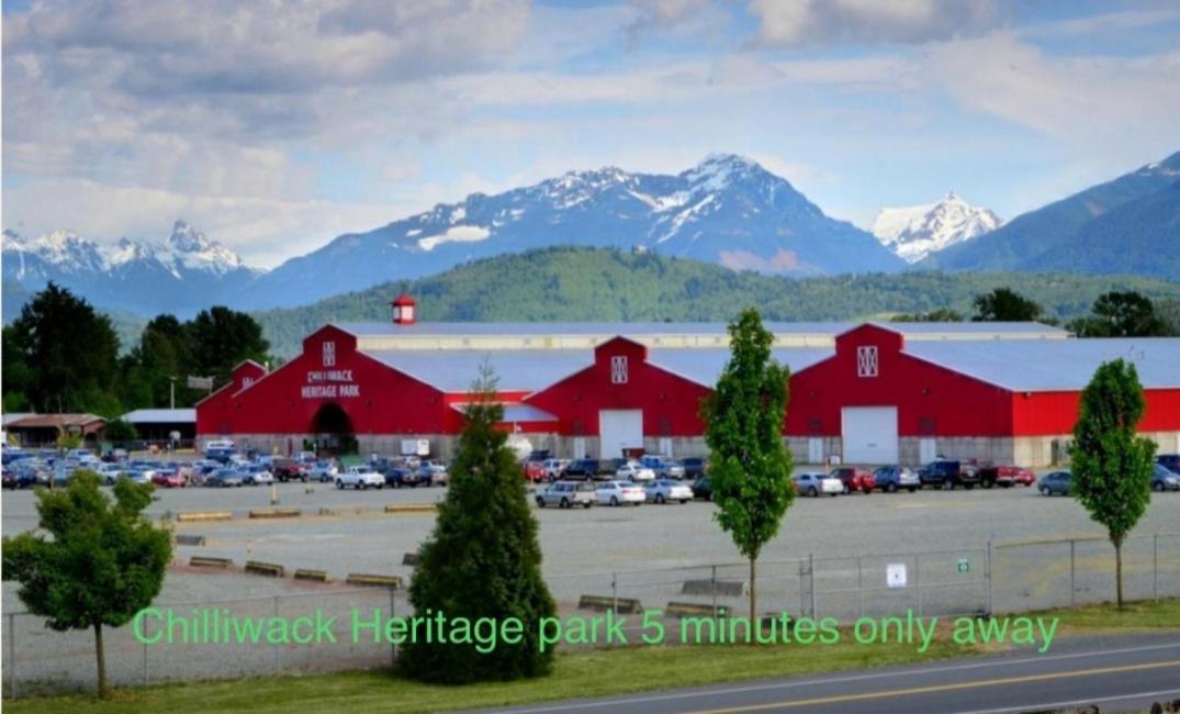 Private 2 Bedrooms Suite Near Hwy 1, Cultus Lake, Heritage Park, Fishing, Coliseum Chilliwack Pokoj fotografie