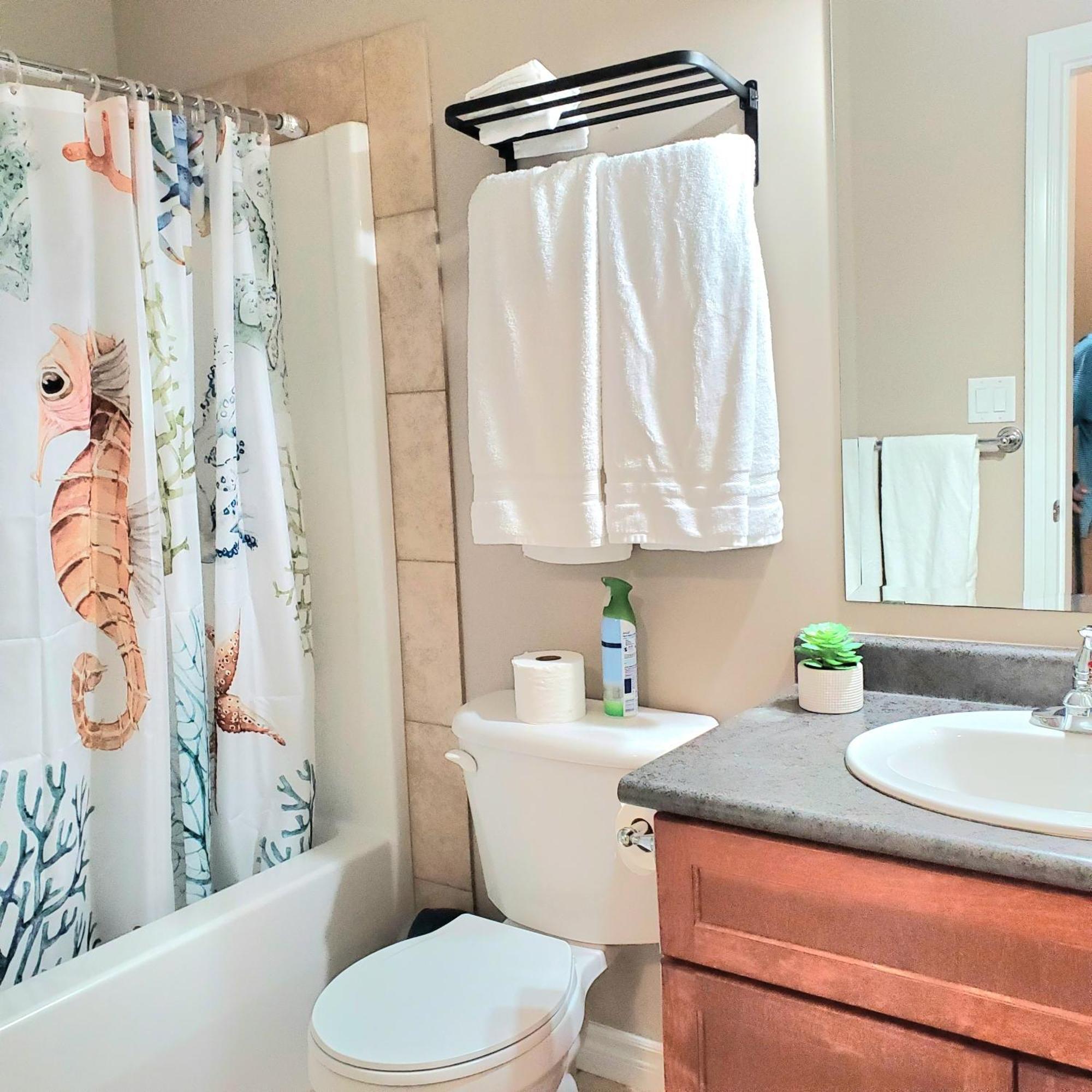 Private 2 Bedrooms Suite Near Hwy 1, Cultus Lake, Heritage Park, Fishing, Coliseum Chilliwack Exteriér fotografie